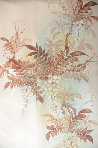 Japanese kimono. kimono for women. kimono female. houmongi kimono. tsukesage kimono.