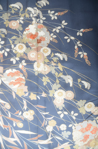 Japanese kimono. kimono for women. kimono female. houmongi kimono. tsukesage kimono.